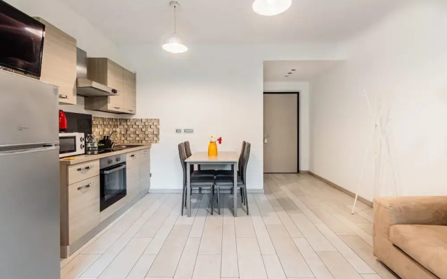 Modern and Spacious Apartment With Terrace