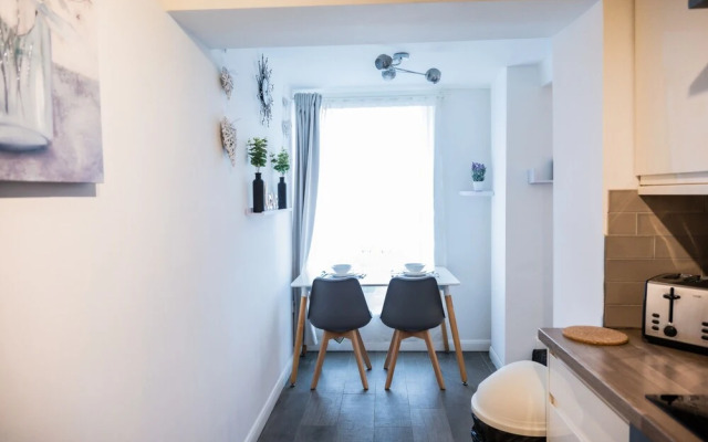 Dealhouse Apartments 11