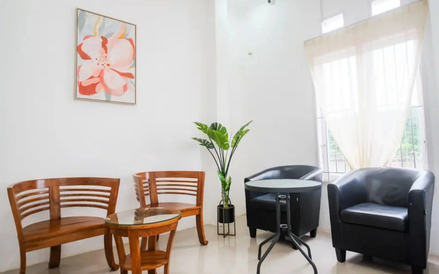 RedDoorz Plus @ Lovina Inn Tonrangeng River Side