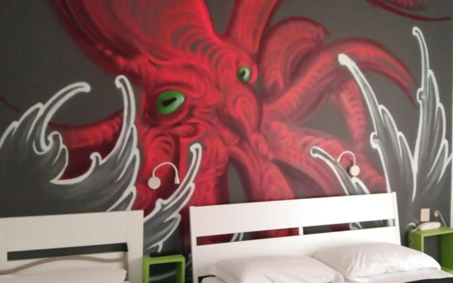 Hotel X
