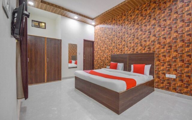 OYO 43708 Hotel Grand Inn