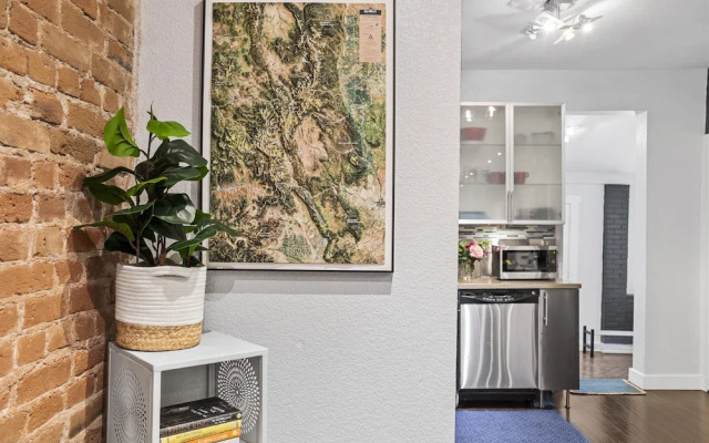 City Oasis with Inviting Flair