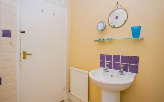 Beautiful 2 Bedroom Apartment in Kennington