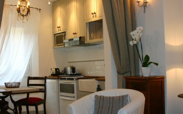 Mougins Village Lombards