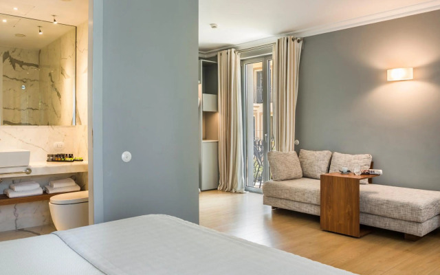 Aenos Hotel