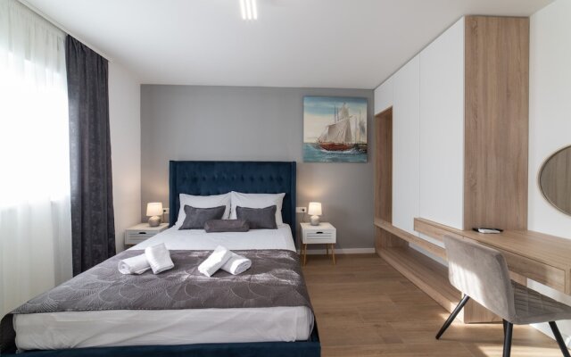 New Luxury Modern Four-bedroom Villa With Pool