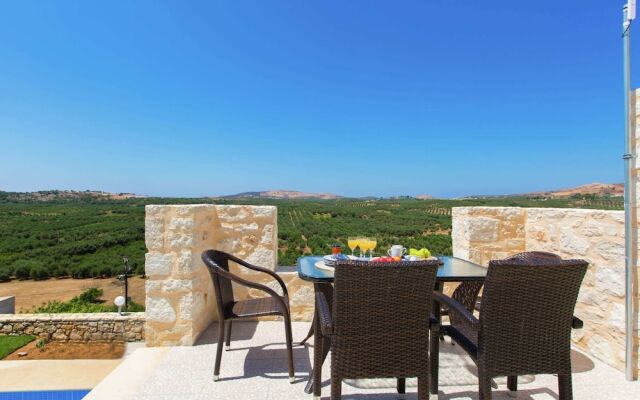 Splendid Villa in Achlades with Private Pool near Bali