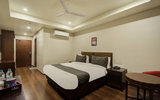 Oyo Townhouse  132 Hotel The Grand