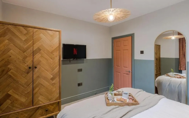 Your Apartment - Redland Place