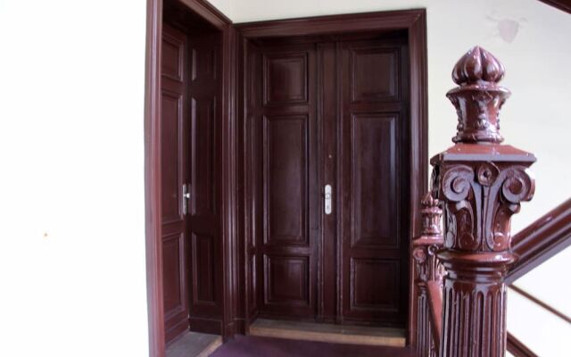Leon Apartment