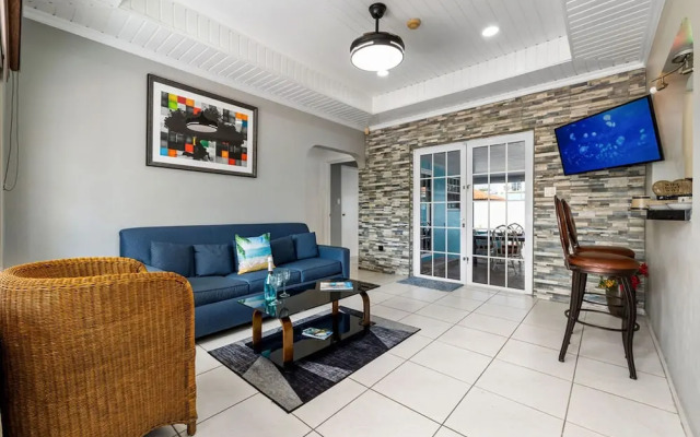 2br2ba Home w Private Pool Close 2 Beach BBQ