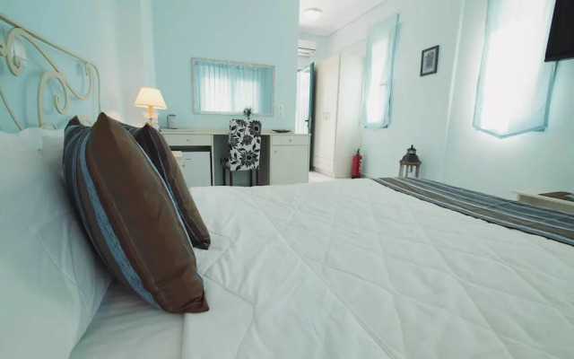 Kyparissia Blue Luxury Rooms & Suites