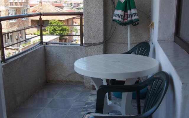 Keni Guest House
