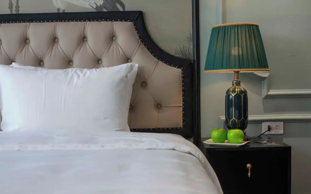 Madelise Stardust Hotel & Travel