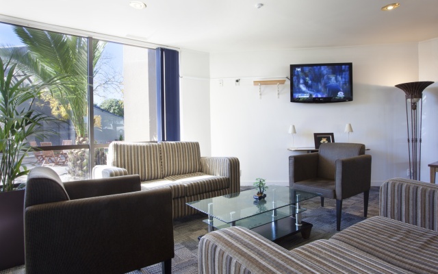 Auckland Airport Kiwi Hotel