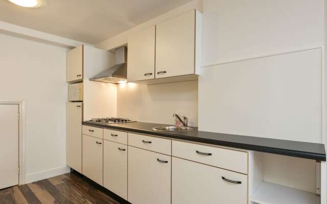 Spacious Luxury Apartment With Beautiful Views of the Marina