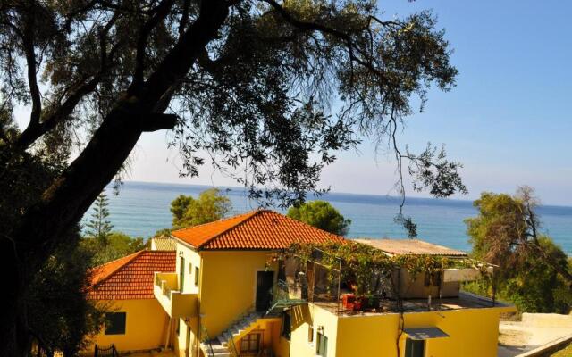 "holiday House Angelos A on Agios Gordios Beach"