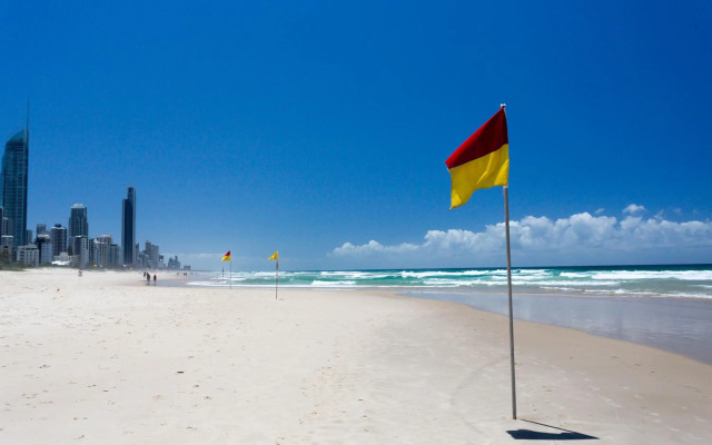 Breakers North Absolute Beachfront Apartments