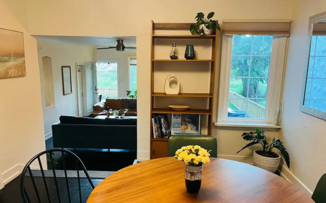 Hikari-Okanagan Sunshine B&B