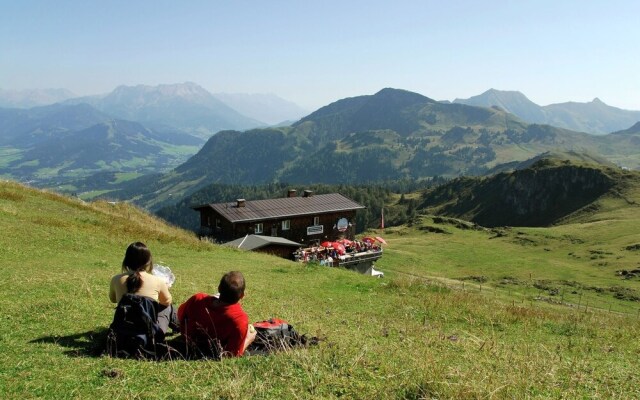 Alluring Apartment With Ski Storage,balcony,heating, Parking