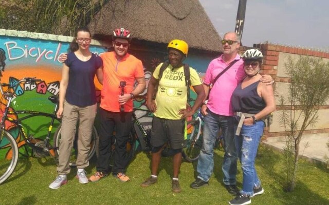 Orlando West Guest House - Hostel