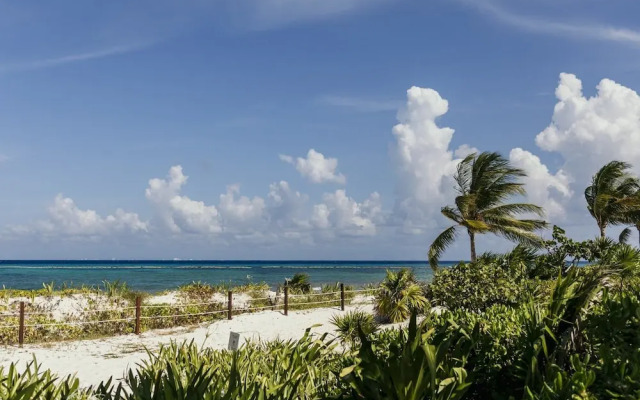New Casa Paradise Ocean View 2 Bedroom Apts