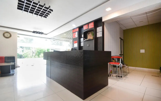 OYO 16515 Hotel Bombay Residency