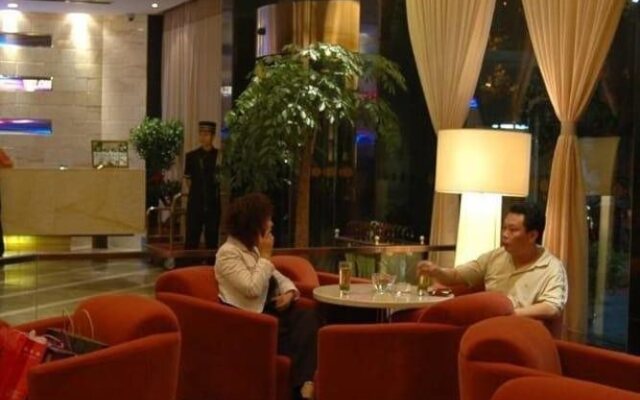 Ejon Kins Hotel