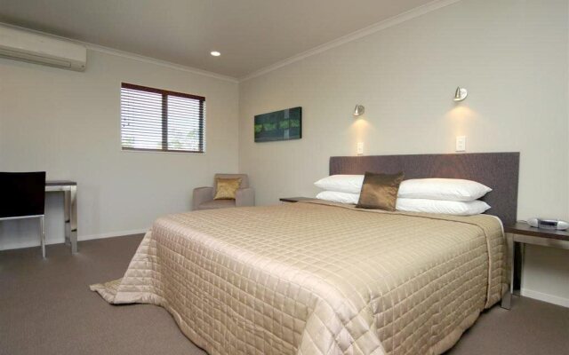 Aveda Motor Lodge