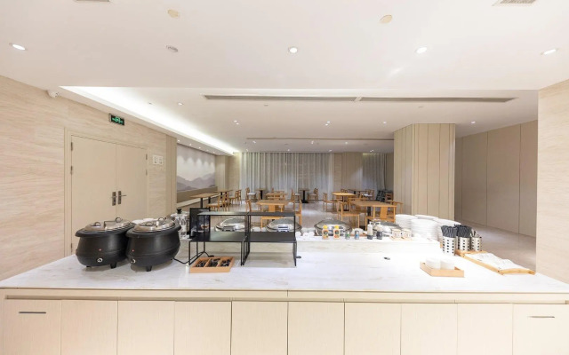 JI Hotel (Shanghai Jiangqiao National Exhibition Center Jiayi Road Subway Station)