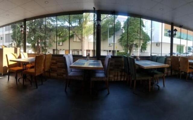 Golden Spark Apart Hotel