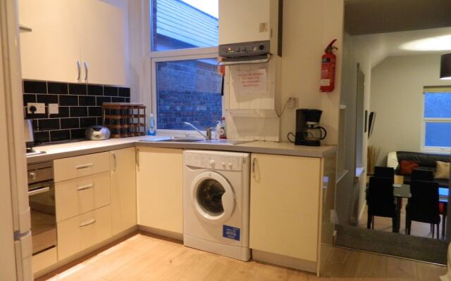 5 Bedroom Upper Maisonette