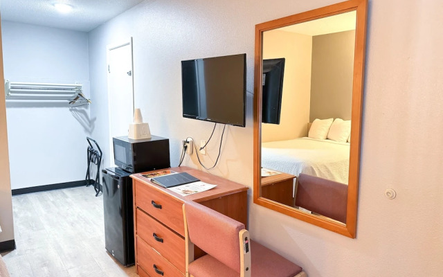 Super 7 Motel