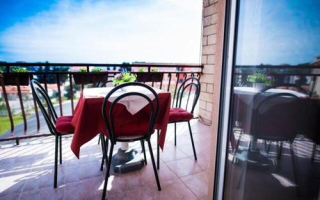 Apartmani Sutic & Restaurant San