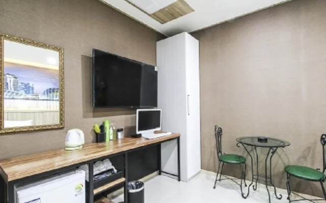 Jinju Cozy Air Hotel Jinjuseong Branch