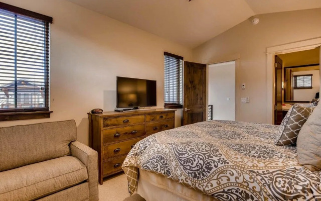 River Song At The Shores