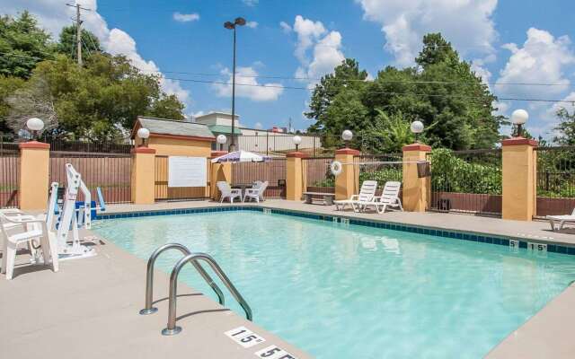 Econo Lodge Northport - Tuscaloosa