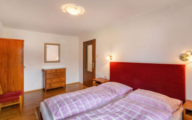 House Riki Bruck