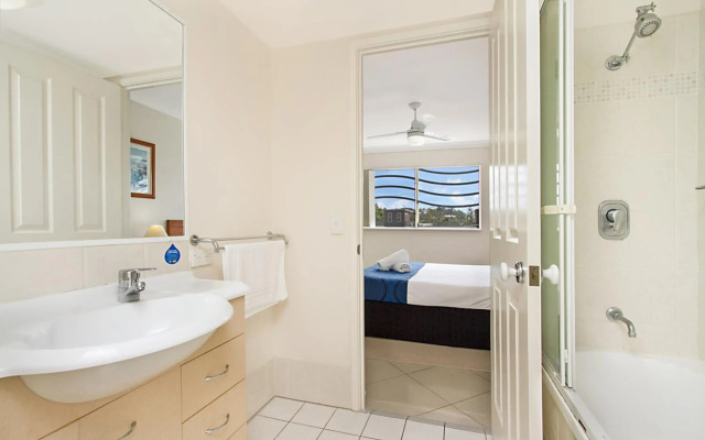 Golden Riviera Beach Resort