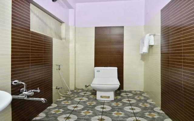 OYO 44093 Shanthi Residency