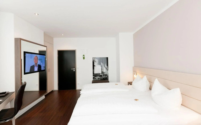 Manhattan Hotel