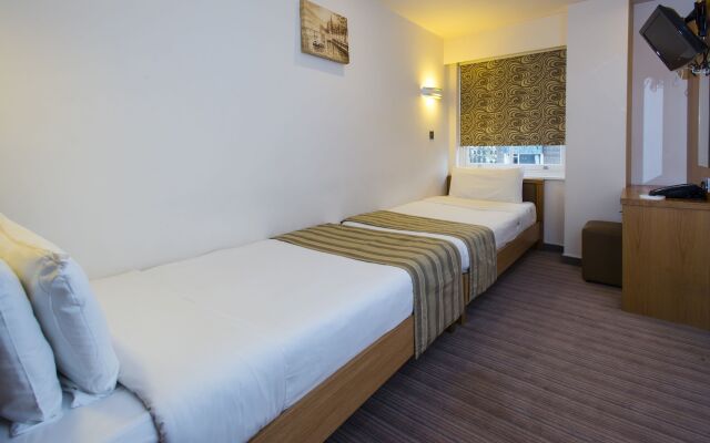 Eden Plaza Kensington Hotel