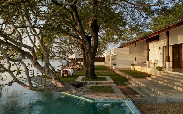 EKHO Lake House Polonnaruwa