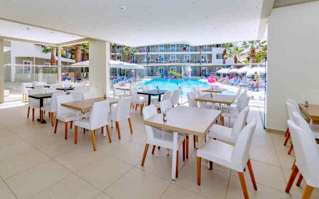 Cameo Beach Resort