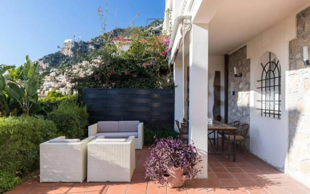 Villa Rocky - Luxury 3BR Apt in Liberty Villa.Pool,Garden,WiFi