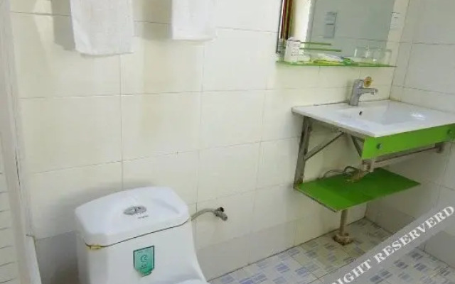 Longjin Business Hotel