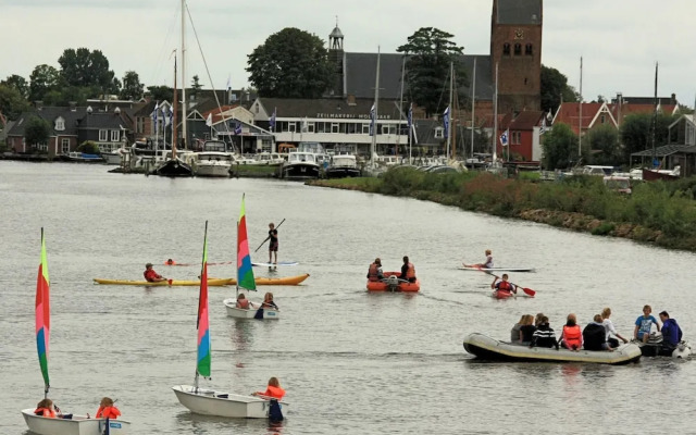 Nice Holiday Home on the Water in Grou