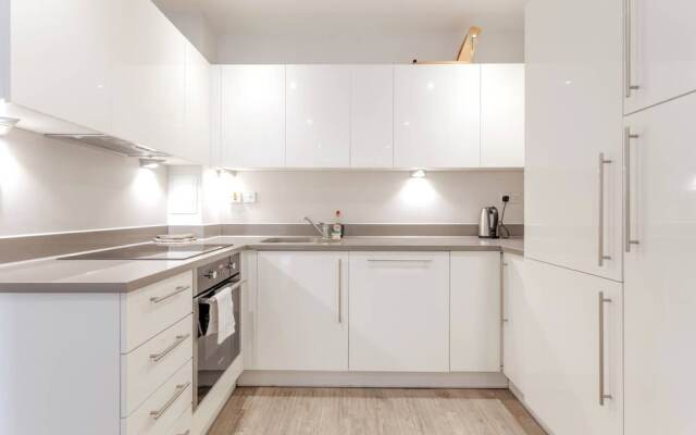 Pristine Modern Flat in East London