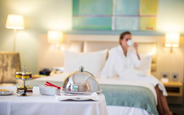 Holiday Inn Mauritius Mon Tresor by IHG