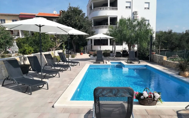 Bozi - With Pool - A2 I kat